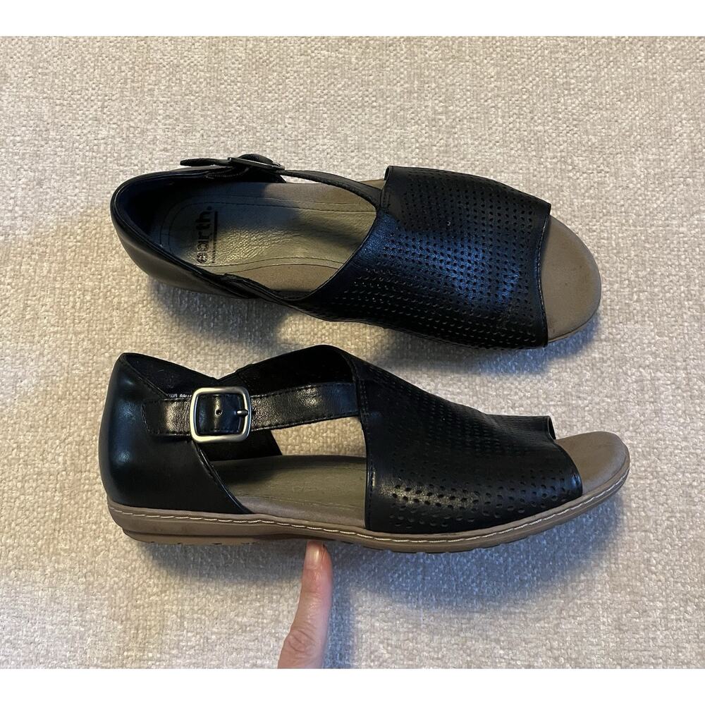 Earth Camellia Ballston Womens 7.5W Black Leather Argon Leather Open Toe Sandals